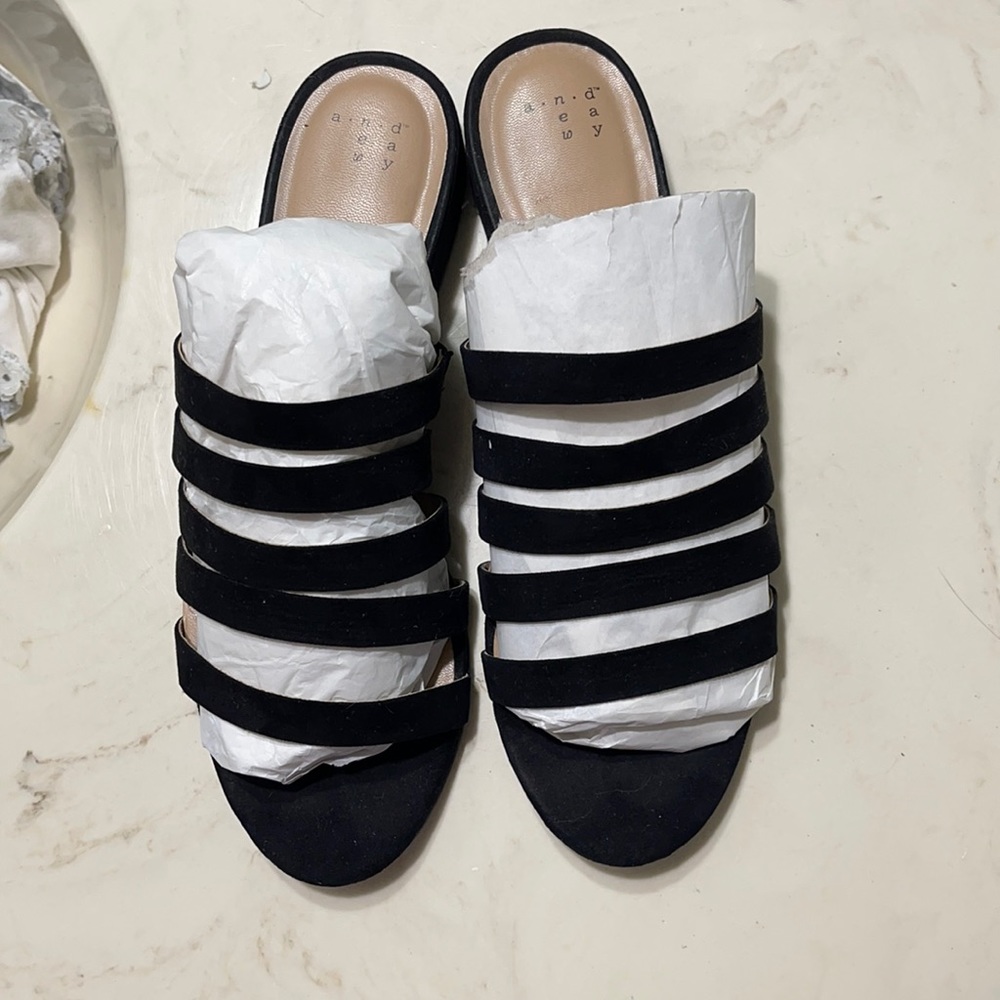 Slightly wear (one time ) women’s sandals size 9.5 a new day brand